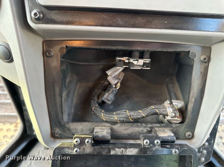 image for item LO9335 2018 Caterpillar D6T LGP  dozer