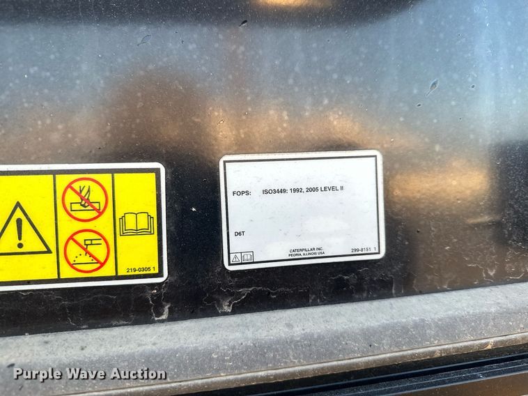 image for item LO9335 2018 Caterpillar D6T LGP  dozer