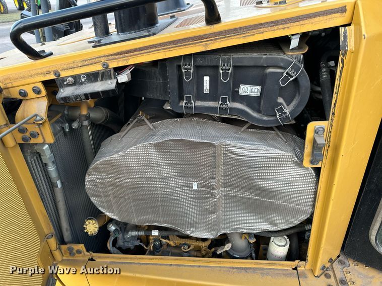image for item LO9335 2018 Caterpillar D6T LGP  dozer