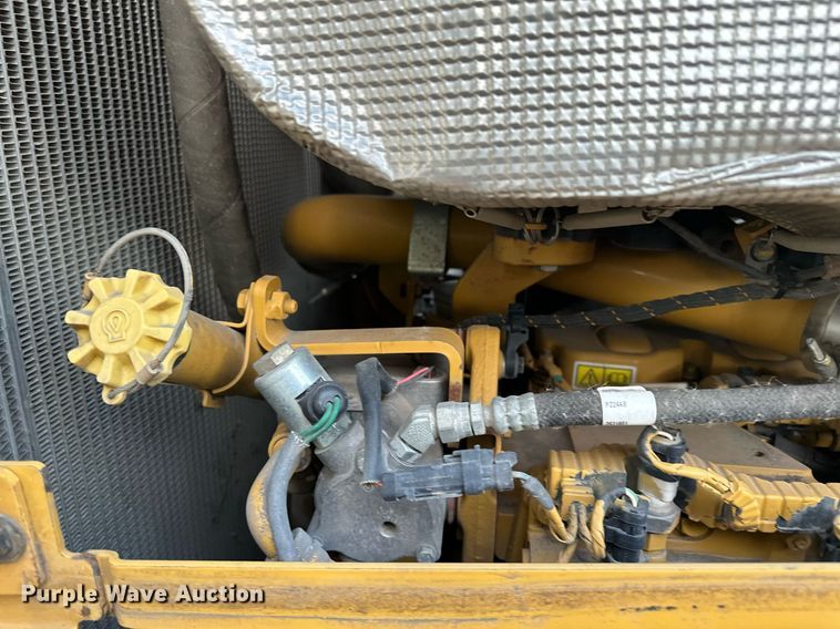 image for item LO9335 2018 Caterpillar D6T LGP  dozer