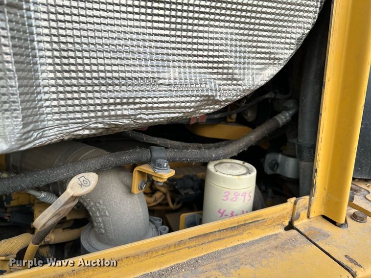image for item LO9335 2018 Caterpillar D6T LGP  dozer