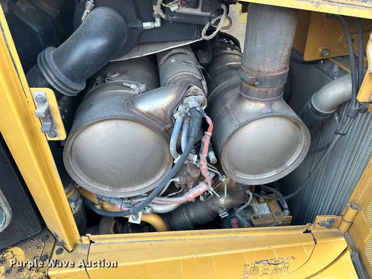 image for item LO9335 2018 Caterpillar D6T LGP  dozer