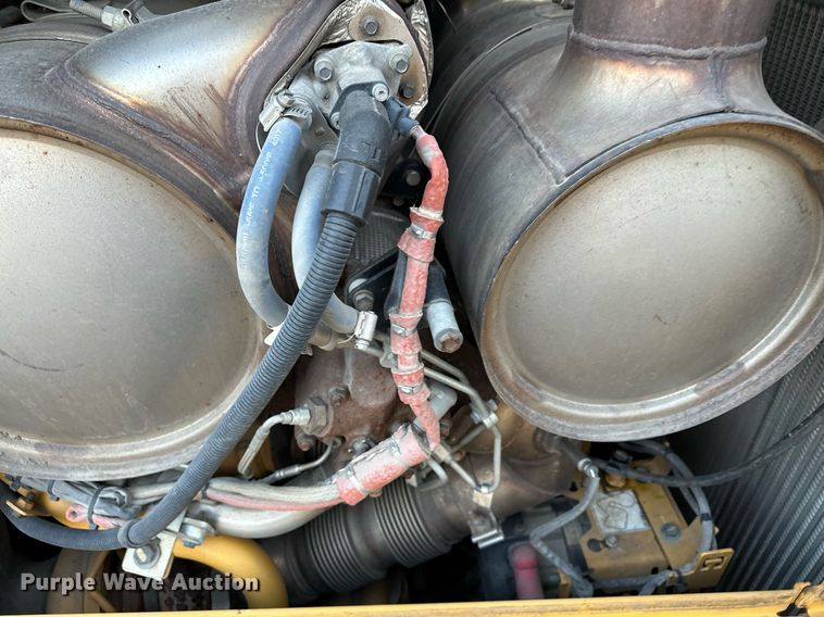 image for item LO9335 2018 Caterpillar D6T LGP  dozer