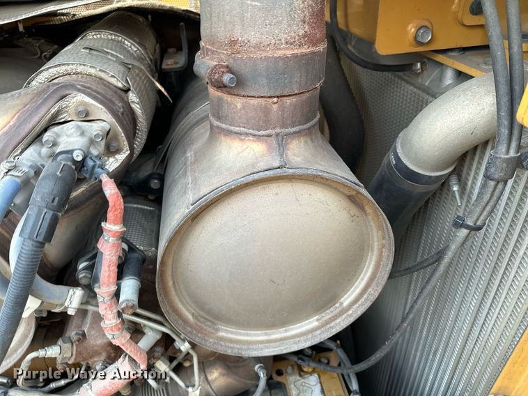 image for item LO9335 2018 Caterpillar D6T LGP  dozer