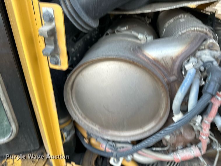 image for item LO9335 2018 Caterpillar D6T LGP  dozer