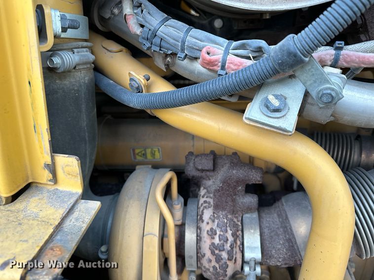 image for item LO9335 2018 Caterpillar D6T LGP  dozer