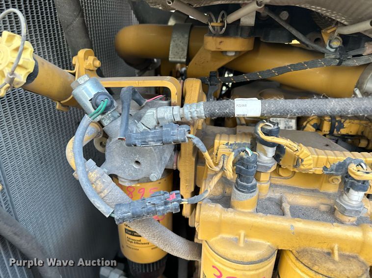 image for item LO9335 2018 Caterpillar D6T LGP  dozer