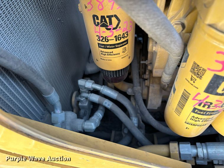 image for item LO9335 2018 Caterpillar D6T LGP  dozer