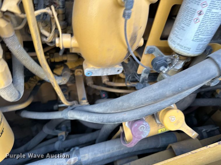 image for item LO9335 2018 Caterpillar D6T LGP  dozer