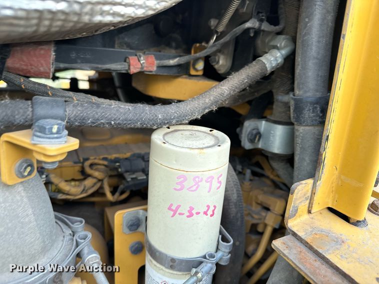 image for item LO9335 2018 Caterpillar D6T LGP  dozer