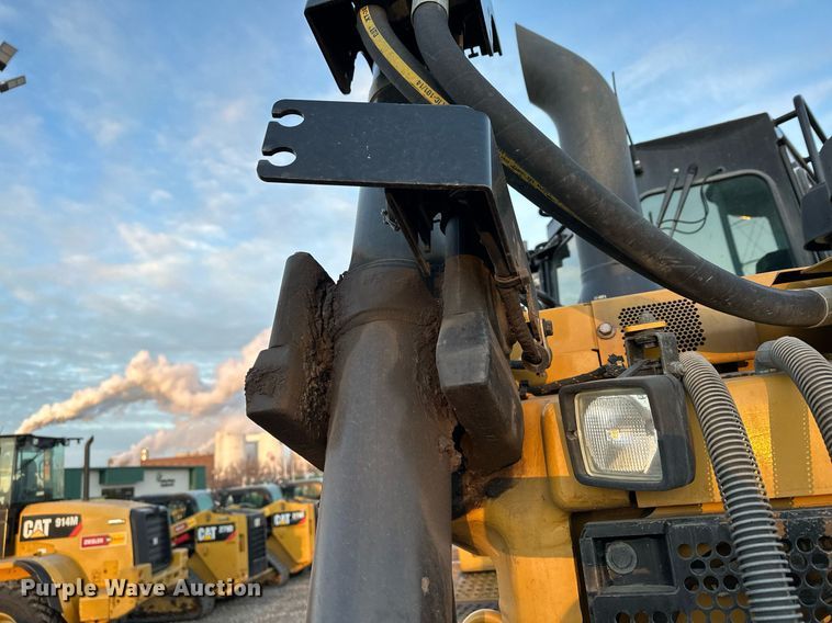 image for item LO9335 2018 Caterpillar D6T LGP  dozer