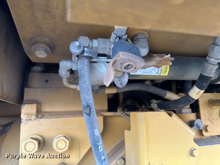 image for item LO9335 2018 Caterpillar D6T LGP  dozer