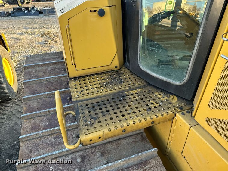image for item LO9335 2018 Caterpillar D6T LGP  dozer