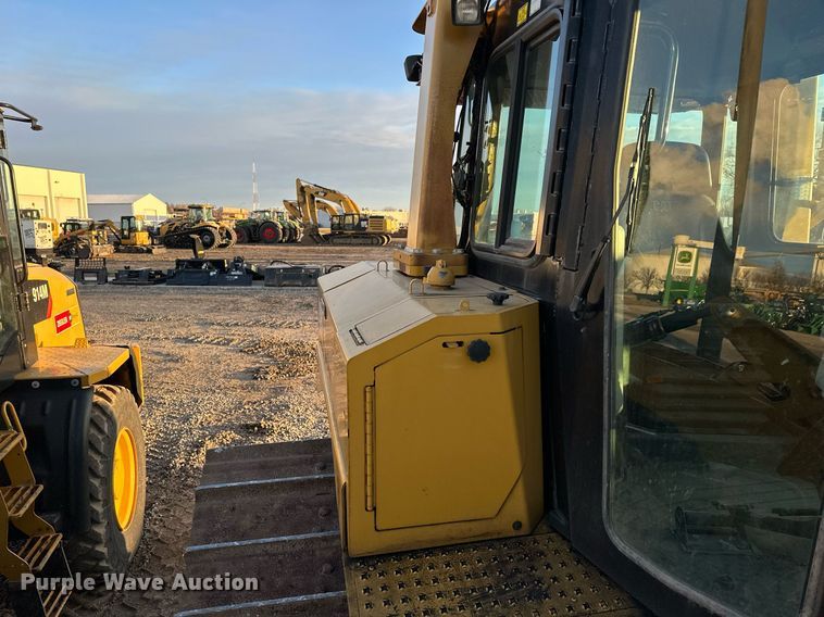 image for item LO9335 2018 Caterpillar D6T LGP  dozer