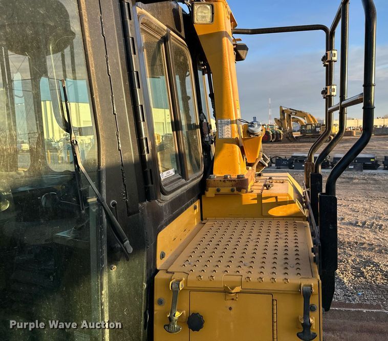 image for item LO9335 2018 Caterpillar D6T LGP  dozer
