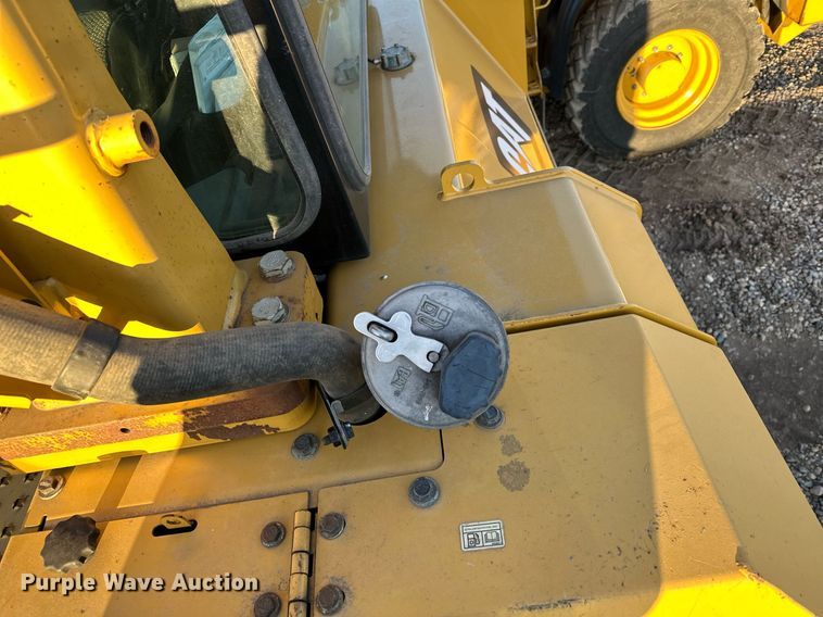 image for item LO9335 2018 Caterpillar D6T LGP  dozer