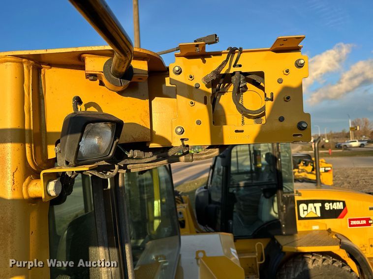 image for item LO9335 2018 Caterpillar D6T LGP  dozer