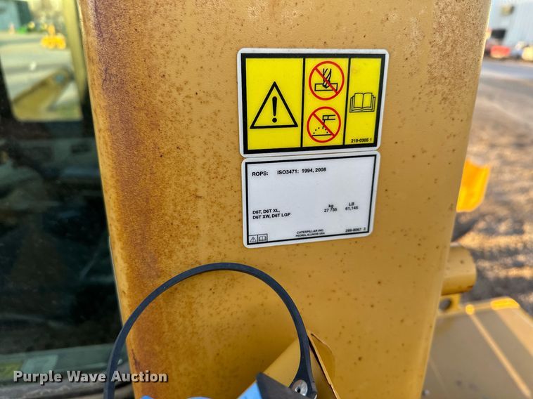 image for item LO9335 2018 Caterpillar D6T LGP  dozer