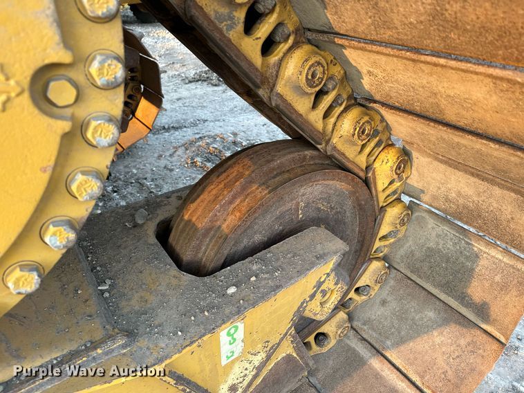 image for item LO9335 2018 Caterpillar D6T LGP  dozer