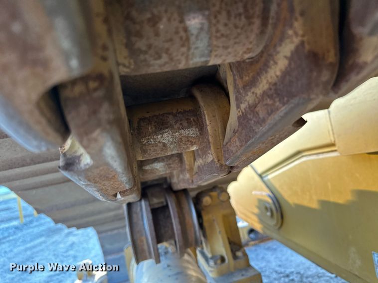 image for item LO9335 2018 Caterpillar D6T LGP  dozer