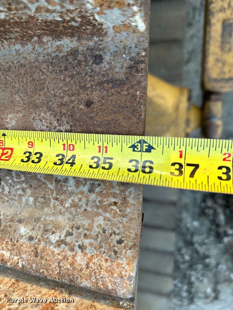 image for item LO9335 2018 Caterpillar D6T LGP  dozer