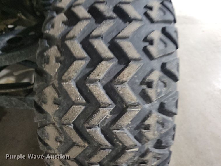 image for item LO9834 2016 Gravely Atlas JSV 3000  utility vehicle