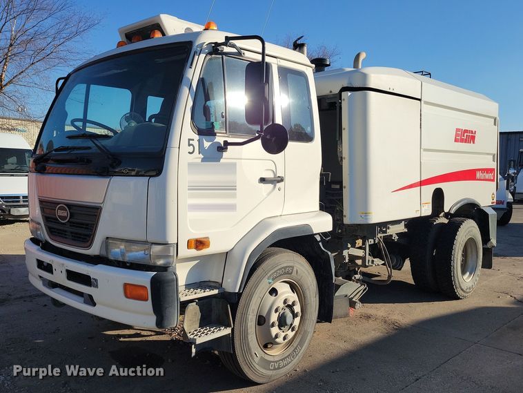 image for item LO9973 2007 Nissan UD3300  street sweeper truck