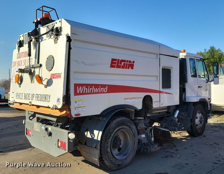 image for item LO9973 2007 Nissan UD3300  street sweeper truck
