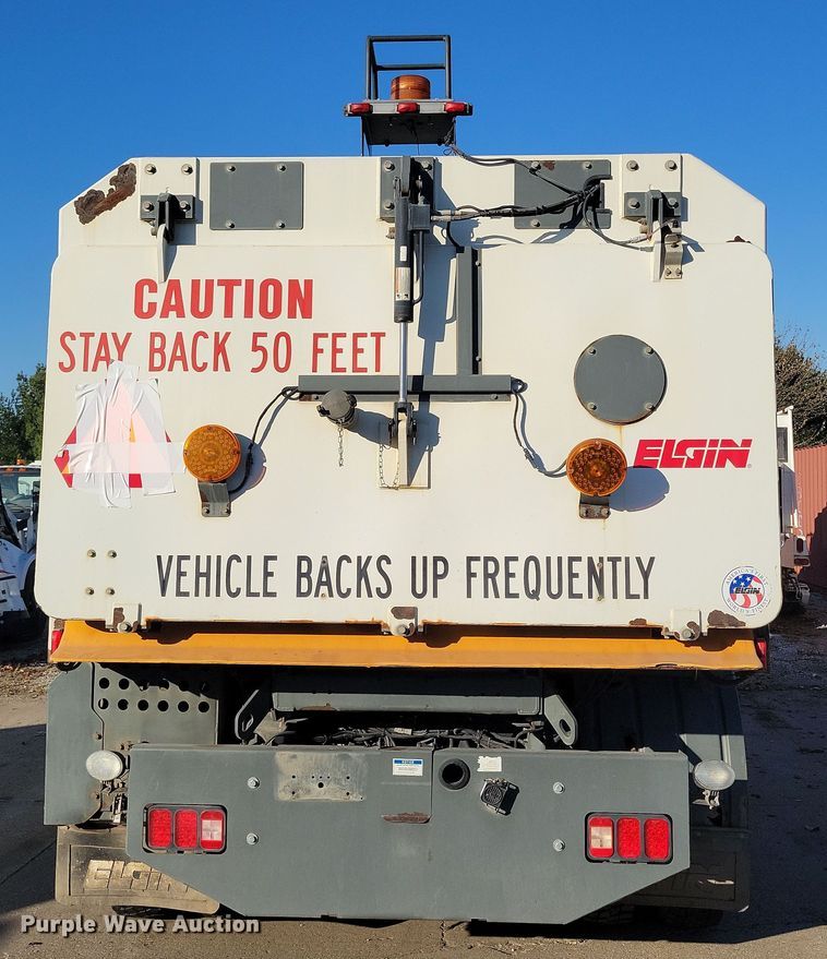 image for item LO9973 2007 Nissan UD3300  street sweeper truck