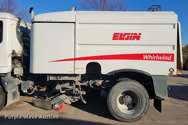 image for item LO9973 2007 Nissan UD3300  street sweeper truck