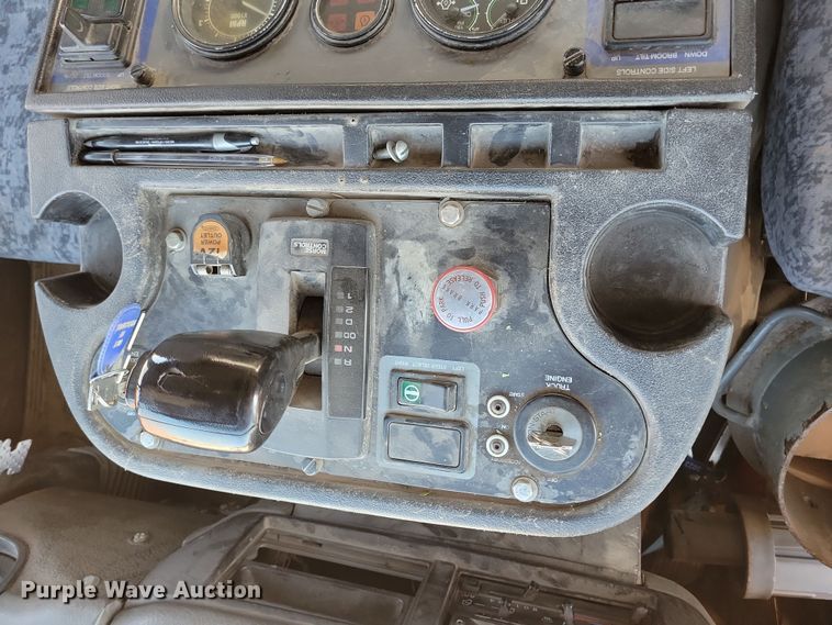 image for item LO9973 2007 Nissan UD3300  street sweeper truck