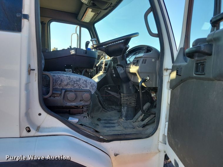 image for item LO9973 2007 Nissan UD3300  street sweeper truck