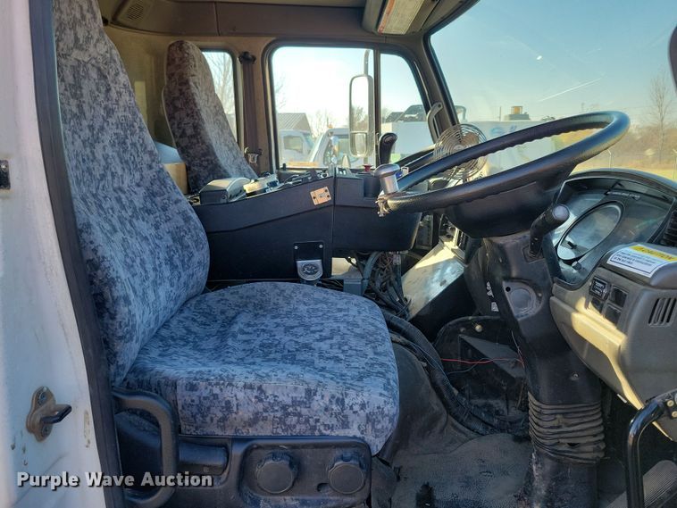 image for item LO9973 2007 Nissan UD3300  street sweeper truck