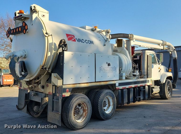 image for item LO9974 2000 International 2554  sewer jetter truck