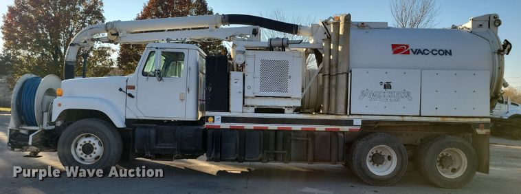 image for item LO9974 2000 International 2554  sewer jetter truck