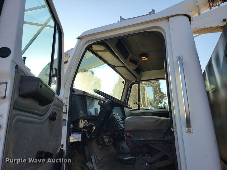 image for item LO9974 2000 International 2554  sewer jetter truck