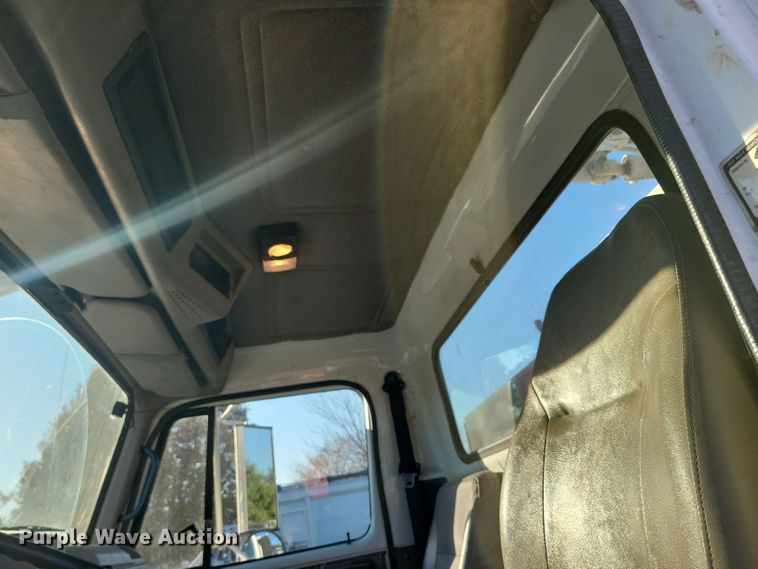 image for item LO9974 2000 International 2554  sewer jetter truck