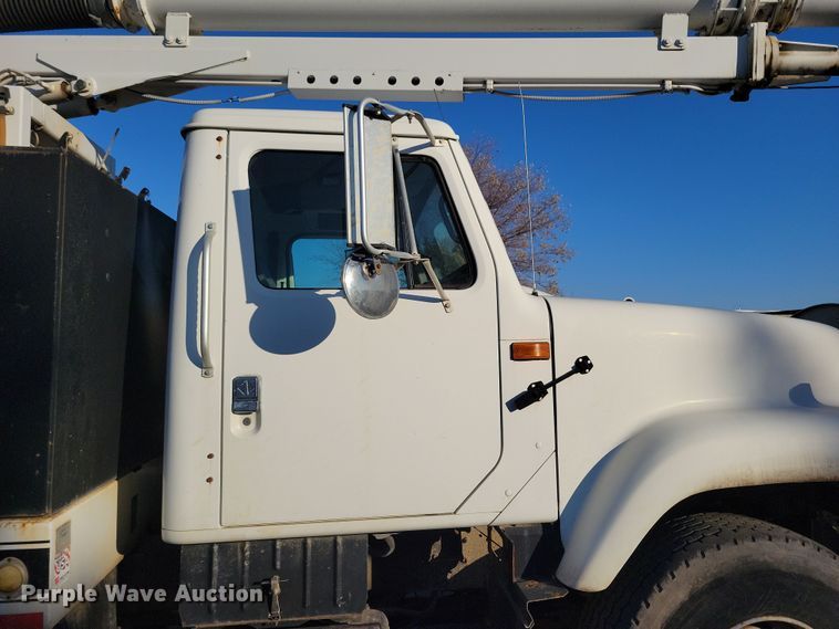 image for item LO9974 2000 International 2554  sewer jetter truck