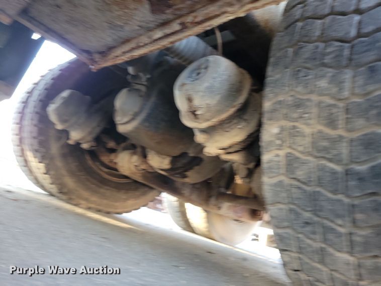 image for item LO9974 2000 International 2554  sewer jetter truck