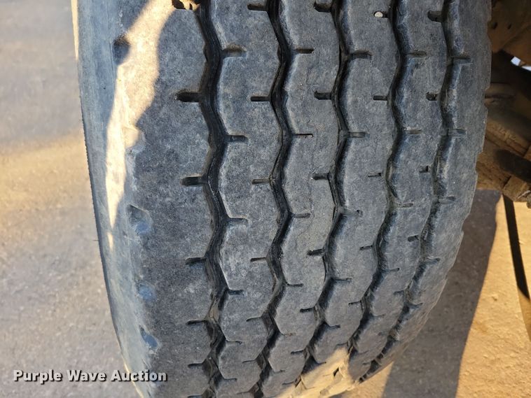 image for item LO9974 2000 International 2554  sewer jetter truck