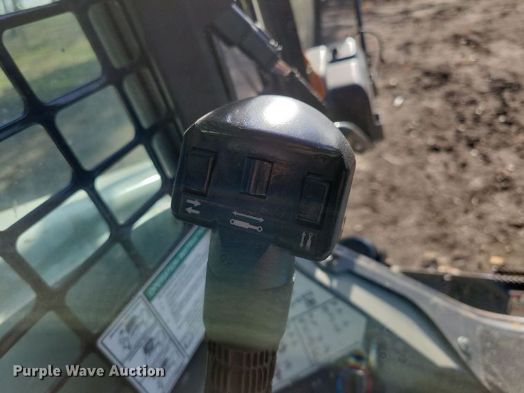 image for item LO9993 2012 Bobcat T630  tracked skid steer loader