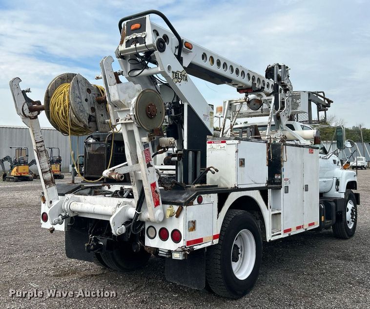 image for item LV9051 2000 GMC C7500  bucket truck