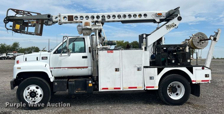 image for item LV9051 2000 GMC C7500  bucket truck