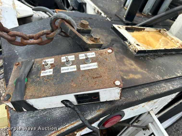 image for item LV9051 2000 GMC C7500  bucket truck