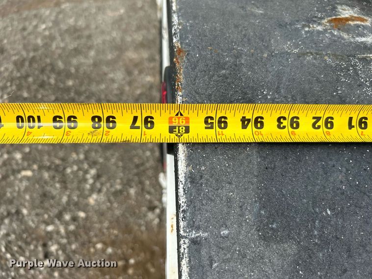 image for item LV9051 2000 GMC C7500  bucket truck