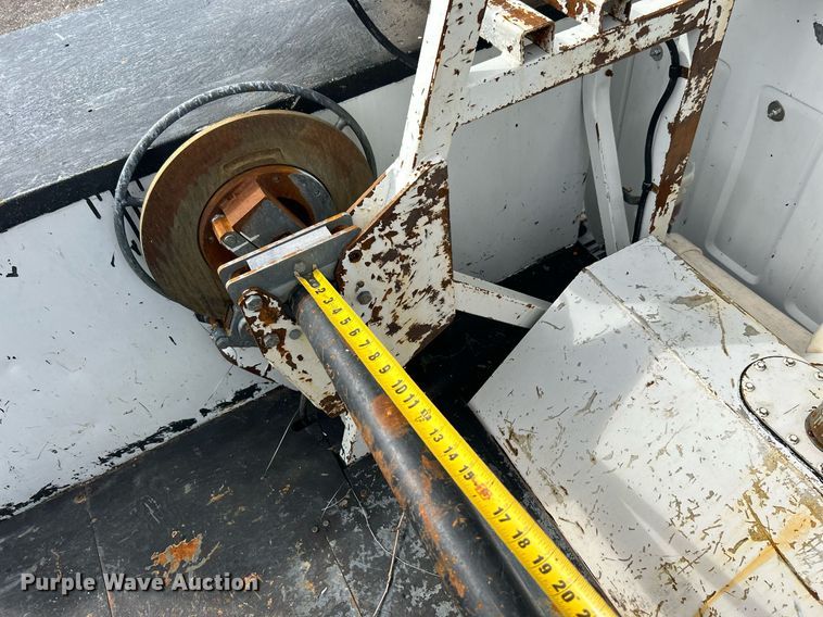 image for item LV9051 2000 GMC C7500  bucket truck