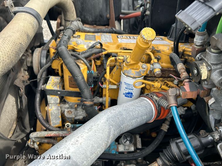 image for item LV9051 2000 GMC C7500  bucket truck