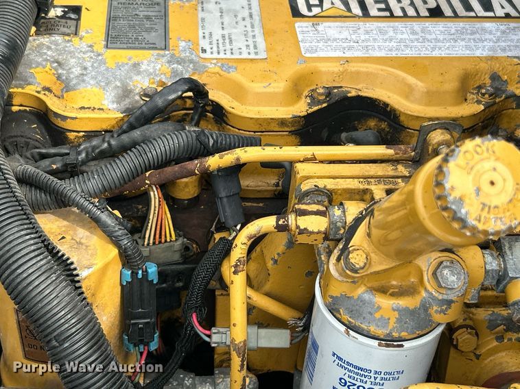 image for item LV9051 2000 GMC C7500  bucket truck