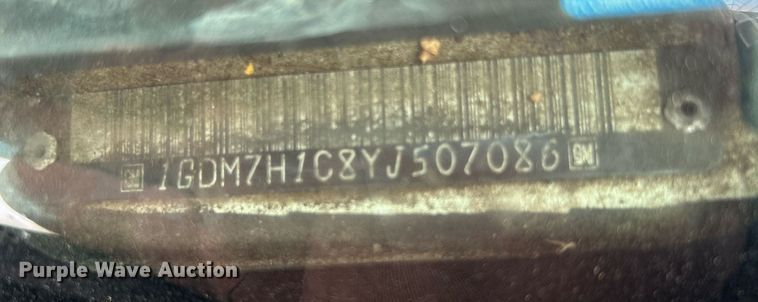 image for item LV9051 2000 GMC C7500  bucket truck