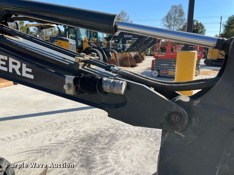 image for item LV9197 2019 John Deere 17G  mini excavator